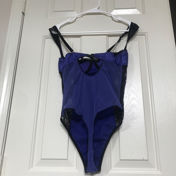 Fredrick’s Of Hollywood satinvlace lingerie teddy - Picture 5 of 16